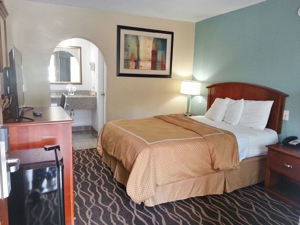 Econo Lodge Austin South Room photo