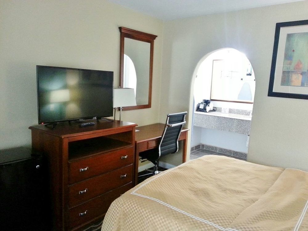 Econo Lodge Austin South Room photo